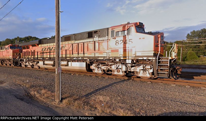 BNSF 8245